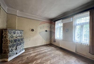 Casă cu 7 camere cu Canalizare în Barbu Văcărescu - 27