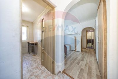 Apartament cu 2 camere semidecomandat, mobilat în Electroprecizia