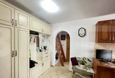 Apartament cu 2 camere decomandat, mobilat în Central