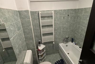 Apartament cu 3 camere semidecomandat în Letea - 1