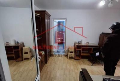 Str.Eternitatii - Apartament 2 camere etaj 3 ! - 4