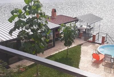 Casă cu 10 camere cu Teren 1100 Mp în Dubova - 2