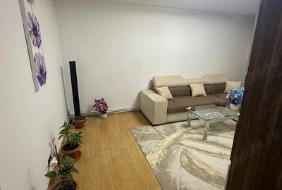 Vand apartament cu 3 camere - 1