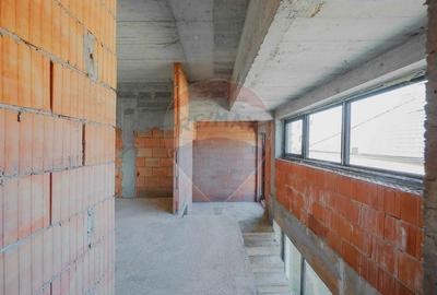 Casă cu 7 camere cu Canalizare în Central - 12