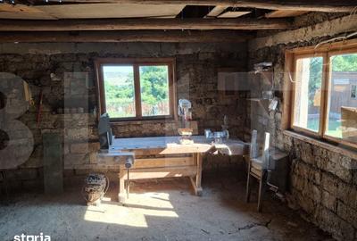 Casă cu 4 camere cu Teren 1644 Mp în Cotu - 1