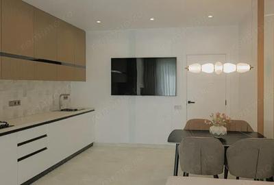 Garsonieră decomandată în P-ța Victoriei