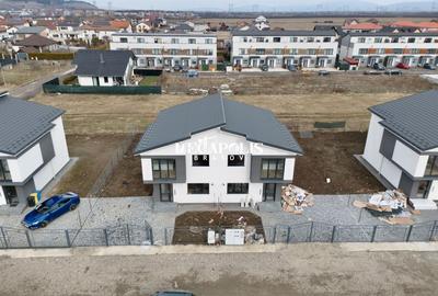 Duplex cu 4 camere cu Canalizare în Sânpetru - 15