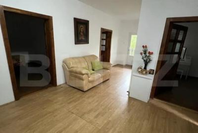 Casă cu 7 camere cu Teren 3000 Mp în Botizului - 2
