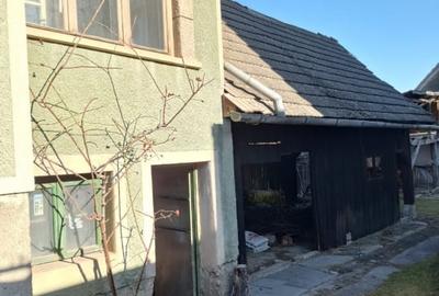 Casă individuală cu 5 camere cu Canalizare în Central - 2