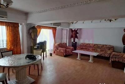 Apartament cu 3 camere decomandat în Decebal