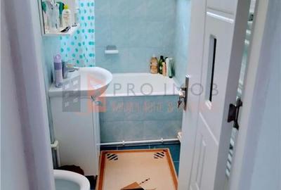 Apartament cu 3 camere semidecomandat în Micro 3 - 4