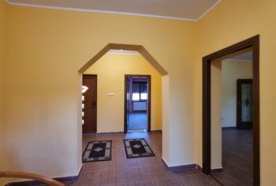 Casa solida parter in zona Titulescu - 10