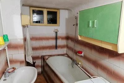 Casă cu 3 camere cu Teren 296 Mp în Giulești - 1