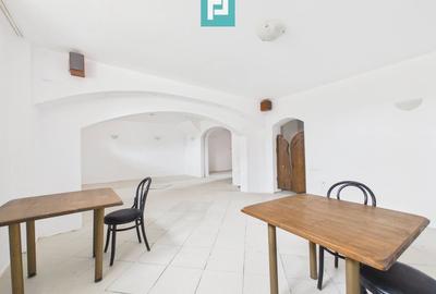 Casă individuală cu 12 camere cu Canalizare în Băile 1 Mai - 15