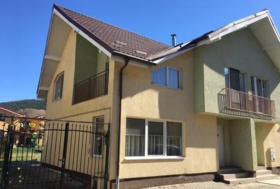 Inchiriere casa/duplex cu 4 camere, curte de 180 mp., Floresti - 1