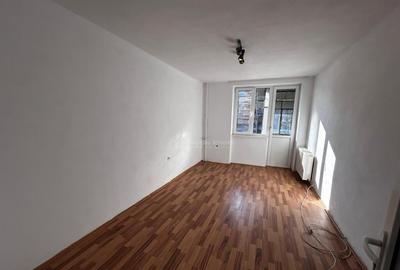 Resita, 2 Cam., Decom.Mobilat, Utilat - 9