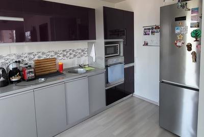 Apartament cu 3 camere semidecomandat, mobilat în Ozana - 6