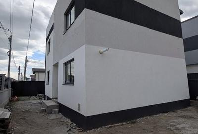 Casă cu 3 camere în Costi - 2