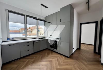 Apartament cu 3 camere decomandat în Turnișor - 2