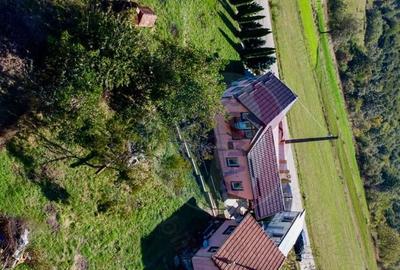 Casă cu 4 camere cu Teren 2800 Mp în Dudești - 1