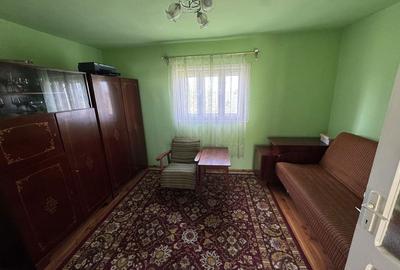 Casă cu 4 camere în Beznea