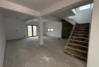 Casă cu 5 camere cu Teren 250 Mp în Mânăstirea - 4