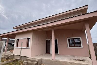 Casă cu 4 camere cu Teren 335 Mp în Central