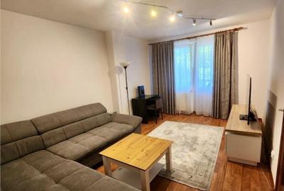 Trei camere cu doua bai, mobilat si utilat complet Centrul c