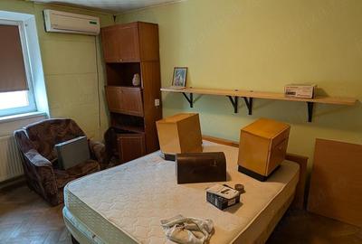 Apartament cu 3 camere semidecomandat în Titan - 2