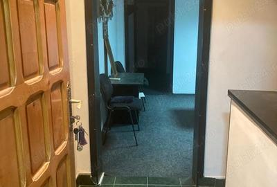 Apartament cu 3 camere semidecomandat în Central - 10