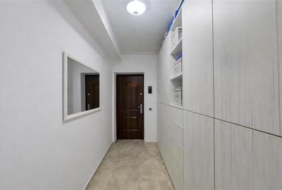Apartament cu 3 camere decomandat, mobilat în Tractorul - 9