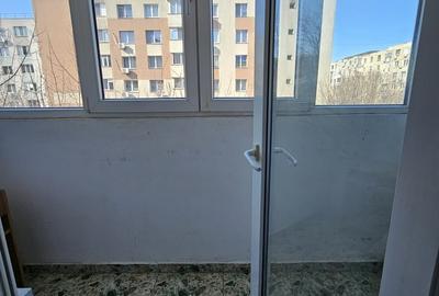 Apartament cu 2 camere decomandat în Crângași