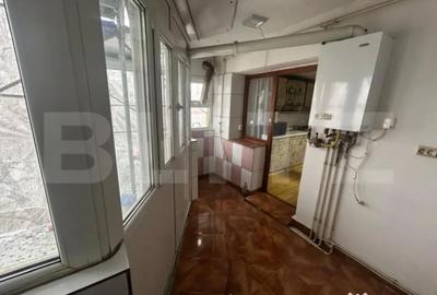 Apartament cu 3 camere decomandat în Micro 5