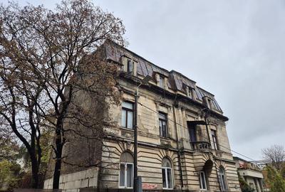 Vila interbelica de vanzare, ultracentrala oportun... - 1