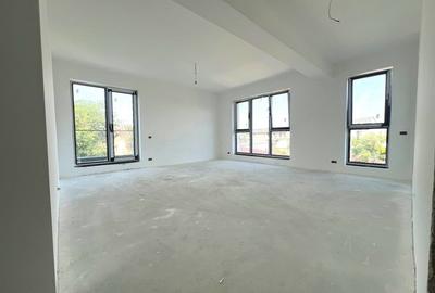 Apartament cu 3 camere decomandat, mobilat în Băneasa