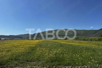 Teren de 3000 mp, în Poplaca