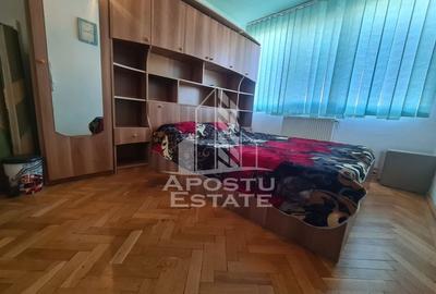 Apartament cu 3 camere, decomandat, Complexul Studențesc - 2