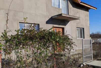 Casă cu 4 camere în Exterior Vest - 2