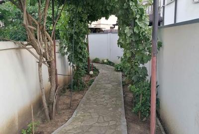 Casă cu 4 camere în Central - 1