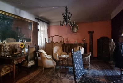 Apartament cu 4 camere decomandat în P-ța Victoriei - 1