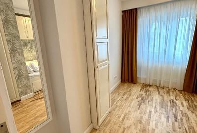 Apartament cu 3 camere semidecomandat, mobilat în 13 Septembrie - 6