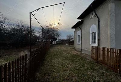 Vanzare casa si teren - 1