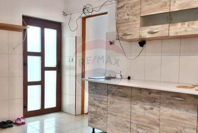 Apartament spa?ios cu 4 camere, zona centrala Sigh... Apartament spa?ios cu 4 camere, zona centrala Sigh... - 2