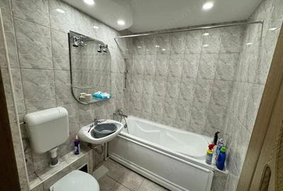 Apartament cu 2 camere semidecomandat, mobilat în Dacia