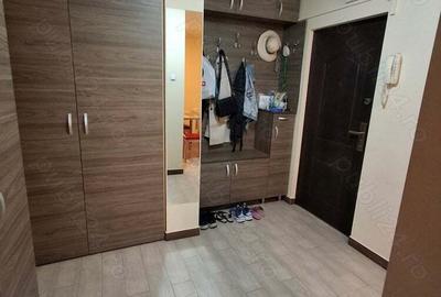 Vand apartament cu 4 cam. - 4
