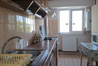 Apartament cu 4 camere decomandat în Rovine - 12