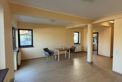 Casă cu 4 camere cu Teren 220 Mp în Domnești - 1