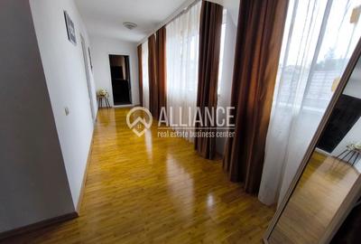 Casă cu 10 camere cu Canalizare în CET - 19