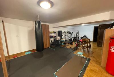Casă cu 7 camere cu Garaj în Dămăroaia - 34