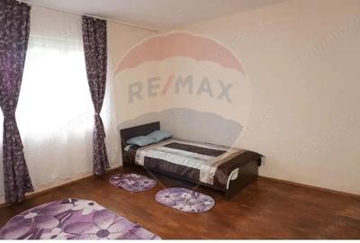 Casa / Vila cu 3 camere de vanzare - 2